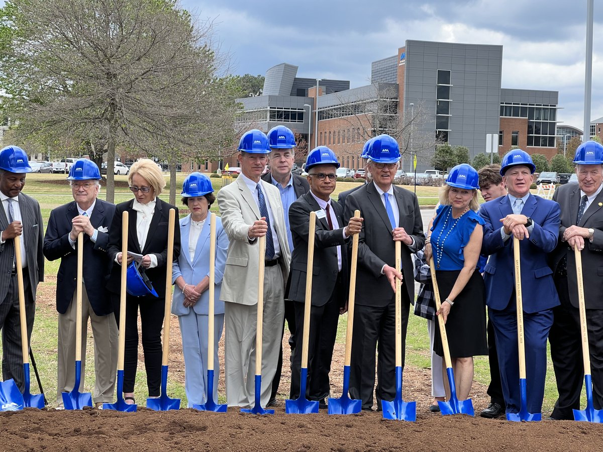 TommyBattle's tweet photo. It was thrilling to be on hand for the groundbreaking of UAH’s new Raymond B. Jones Engineering Building. This 80,000 sq. ft. facility will serve UAH’s dynamic engineering program. Graduates from UAH are in demand by many employers right here in the Rocket City. https://t.co/IkChkyE0yK
