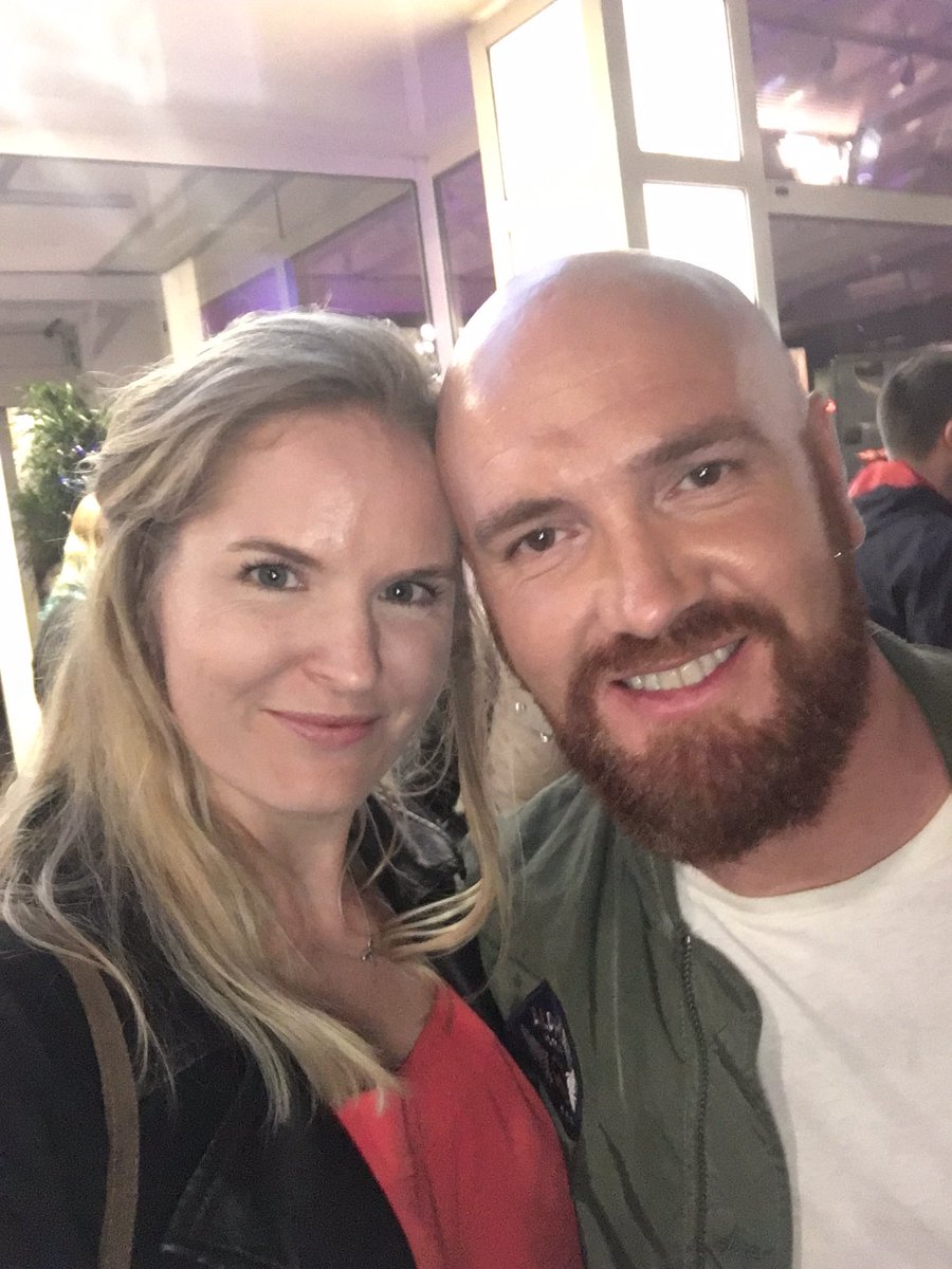 eline_TS's tweet photo. I’m so lost for words right now 😢 I’m gonna miss this kind and talented guy💔💔 https://t.co/YbdppHPhHQ