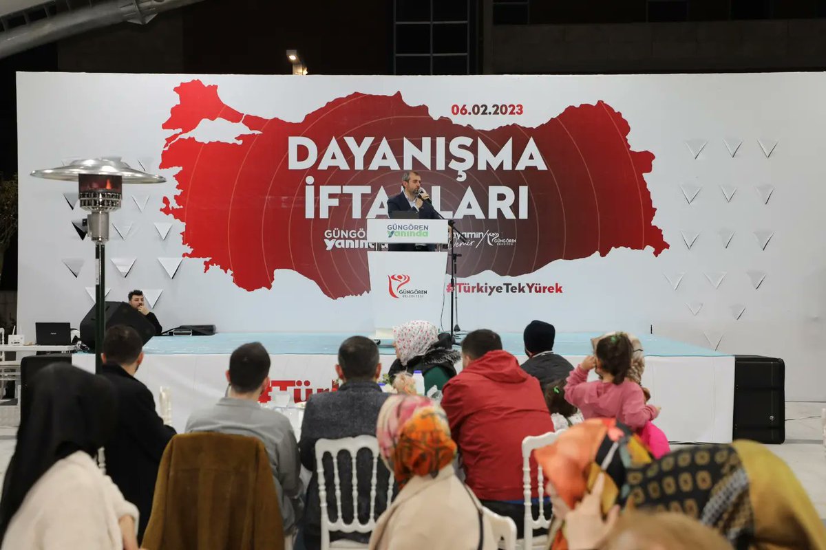 Gungorenbld's tweet photo. Belediye Başkanımız @Bunyamindemirdr  bugüne kadar ziyaret ettiği aile apartmanlarımız ile birlikte " Dayanışma İftarında " bir araya geldi.

Yoğun katılım gösteren değerli komşularımıza teşekkür ederiz.

📍Merter Etkinlik Alanı https://t.co/nNt3RYSPDl