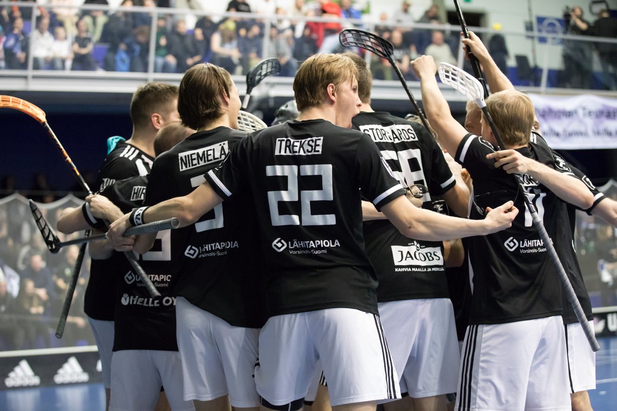 F-liigan ensimmäisen finaalin <a href="/nokiankrp/">Nokian KrP</a> - <a href="/TPSSalibandy/">TPS Salibandy</a> kaikki kuvat nyt albumissa:
salibandyliitto.kuvat.fi/kuvat/F-liiga,…
#salibandy <a href="/f_liiga/">F-liiga</a> <a href="/paakallofi/">Pääkallo.fi</a> <a href="/Salibandyfi/">Salibandy.fi</a>