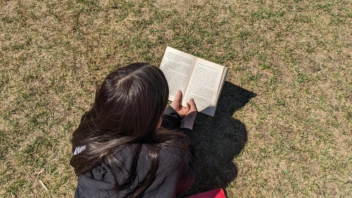Took our novel study outside today! #springweather #novelstudydiscussion #readtoself <a href="/TeachAndrews/">Shawn Andrews</a> @OrchardParkPS