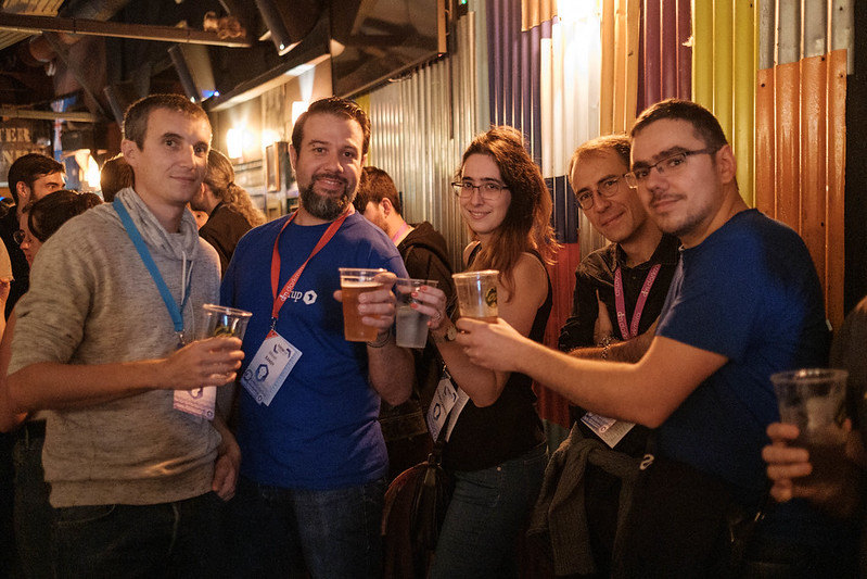 Nous avons reçu beaucoup de réponses à notre sondage portant sur l'apéro communautaire du Forum PHP : merci de votre participation ! Découvrez les premiers enseignements que nous avons pu tirer avant qu'on vous en dise plus cet été pour l'édition 2023 !
▶️ afup.org/news/1182-conc…