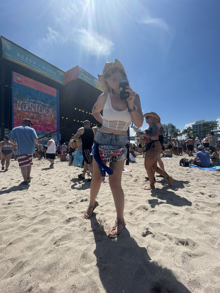 ayyyylexis's tweet photo. My girl @festivaltortuga #tortguga2023 https://t.co/7R86Pbn8l3