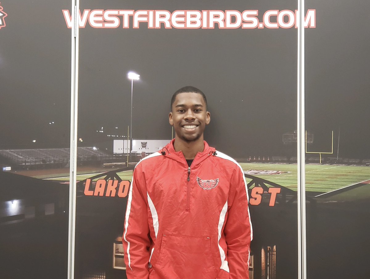 FirebirdTweets's tweet photo. Congratulations to Christopher Barber, the Lakota West Firebirds Class 2023 Valedictorian! @LakotaDistrict @LakotaWestAD https://t.co/fK3kNhpJPz