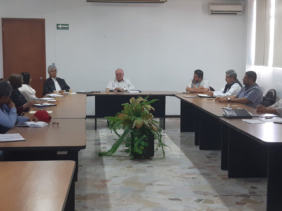 Se avanza en los trabajos del proyecto presidencial “Agua Saludable Para La Laguna” mesa de trabajo del día de hoy en las instalaciones del Centro @SCT_Dgo participaron las dependencias involucradas 
CONAGUA, CAED y SICT Durango con el tema del trámite del uso del derecho de vía.