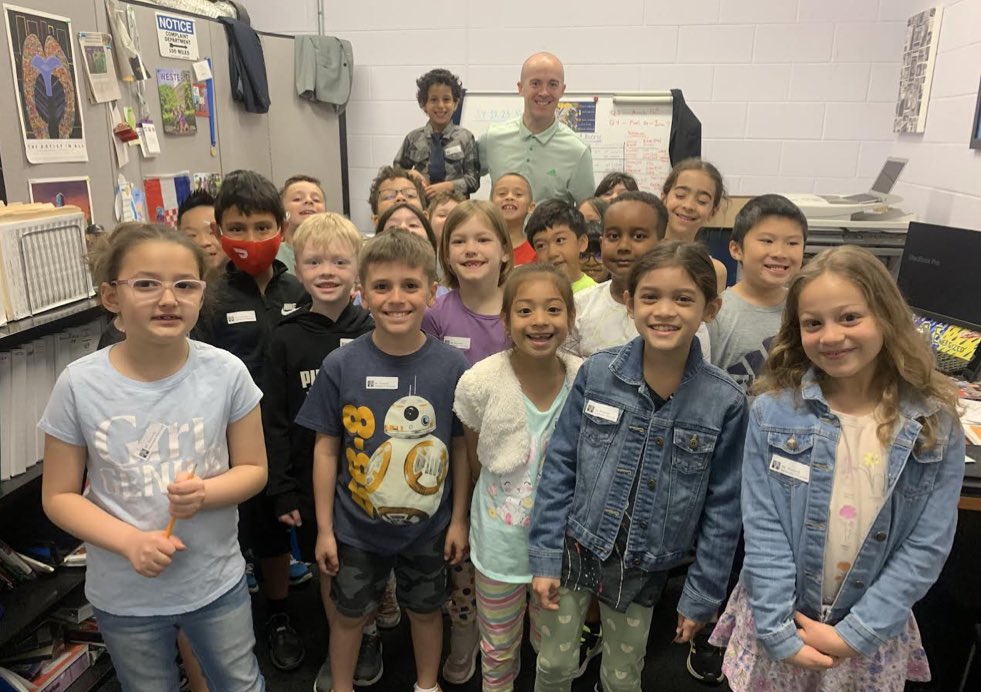 SauganashCPS's tweet image. Today we recognized @SeanKennedy80 for all his work as AP. We appreciate your hard work and passion! Today the students and staff dress like Mr. Kennedy #TeamSauganash #apweek23