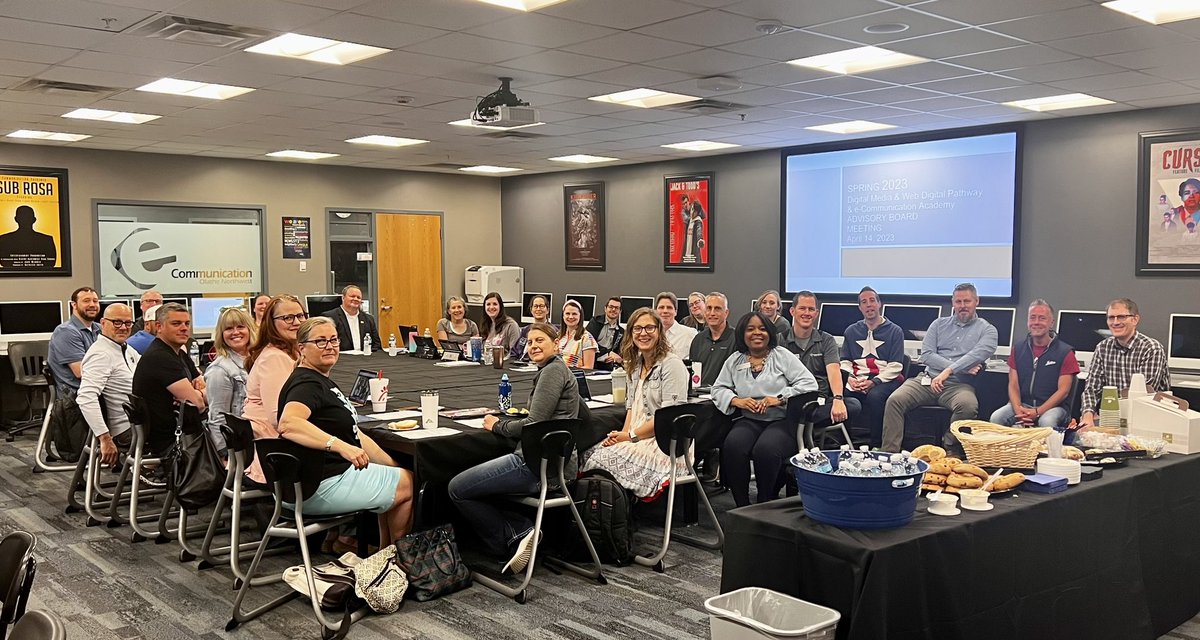 Olathe_eComm's tweet image. Thanks business partners for an incredible Digital Media, Graphic Design, Web Digital Pathway &amp;amp; @Olathe_eComm Spring Advisory Board meeting! Your insight into tech trends, colleges and portfolios is so valuable to our students. @Olathe21st @OlatheCTE @ChrisZuck @APCogswell