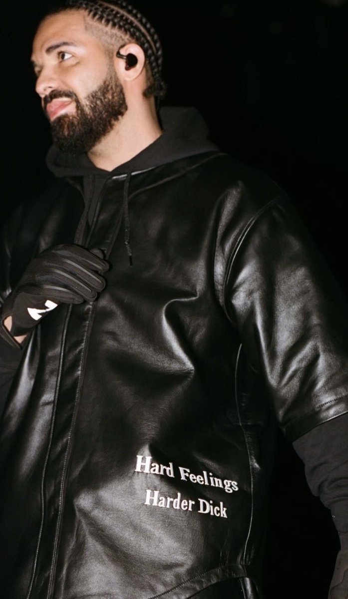 JustFreshKicks tweet media