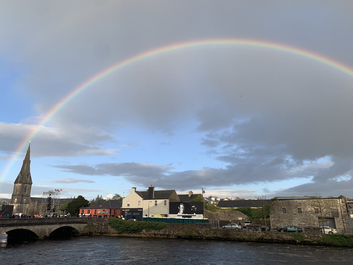 CaitrionaPerry's tweet photo. Full rainbow has appeared in Ballina over the cathedral where President @JoeBiden will speak later tonight. @rtenews #BidenInIreland #BidenVisit https://t.co/F4wMgKirky