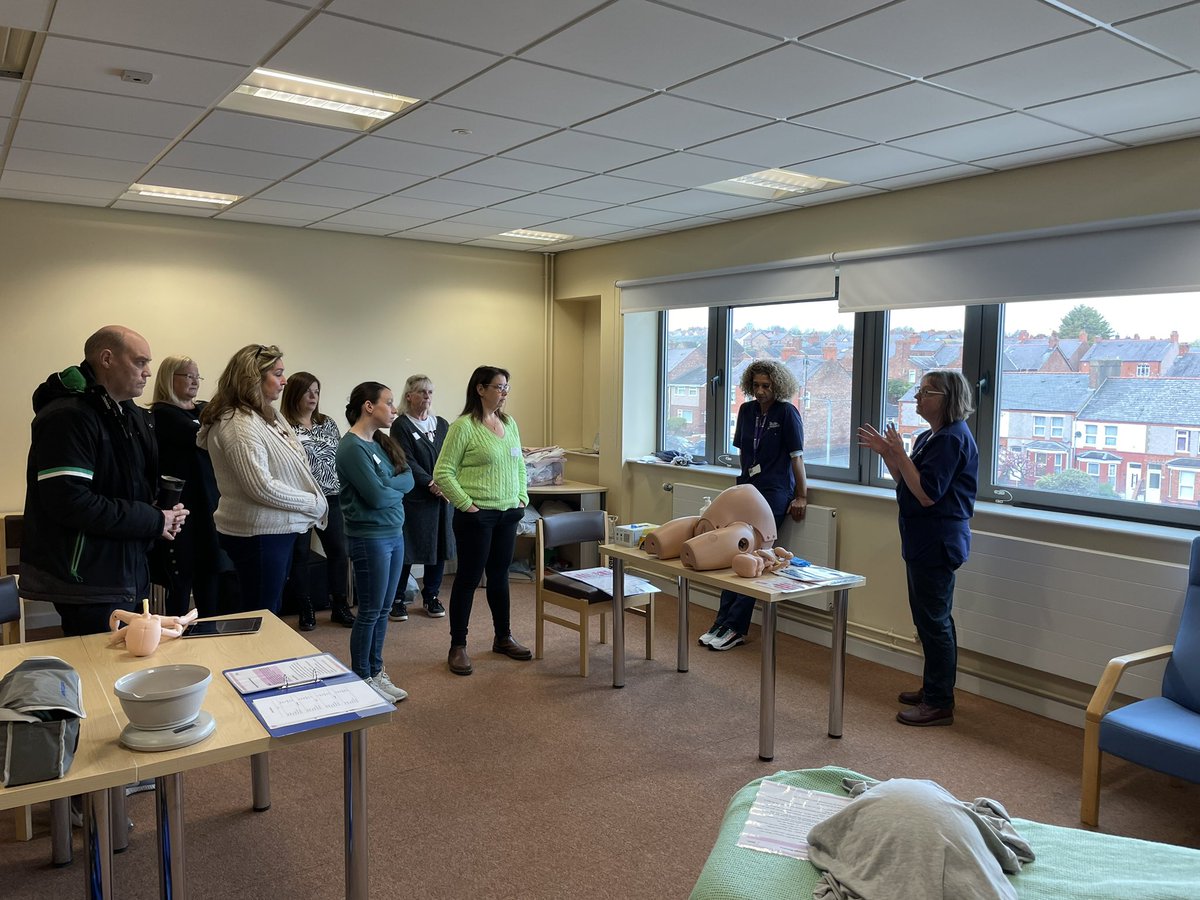 ianbinnington's tweet photo. Another great learning event with the North-East Wales PROMPT faculty. Fantastic multi-disciplinary team work with Community Midwives and Paramedics from  Flintshire &amp; Wrexham in attendance. @PromptWales @MarkandFfi @WelshAmbulance @AndySwinburnQAM @brynmt1971 @IeuanDa26884734 https://t.co/3PJkzA72UO