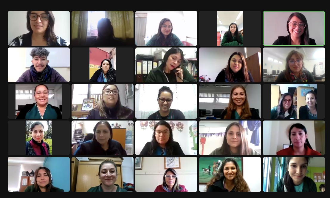 ¡Nueva alianza!
Hoy dimos inicio al primer curso de "Vínculos en los primeros años" junto al Servicio Local de <a href="/edu_gabrielam/">Servicio Local de Educación de Gabriela Mistral</a>, a cargo de la administración de los jardines infantiles y escuelas de Macul, La Granja y San Joaquín, certificado por la <a href="/UCSH_oficial/">UCSH</a>.
#NiñezConDerechos