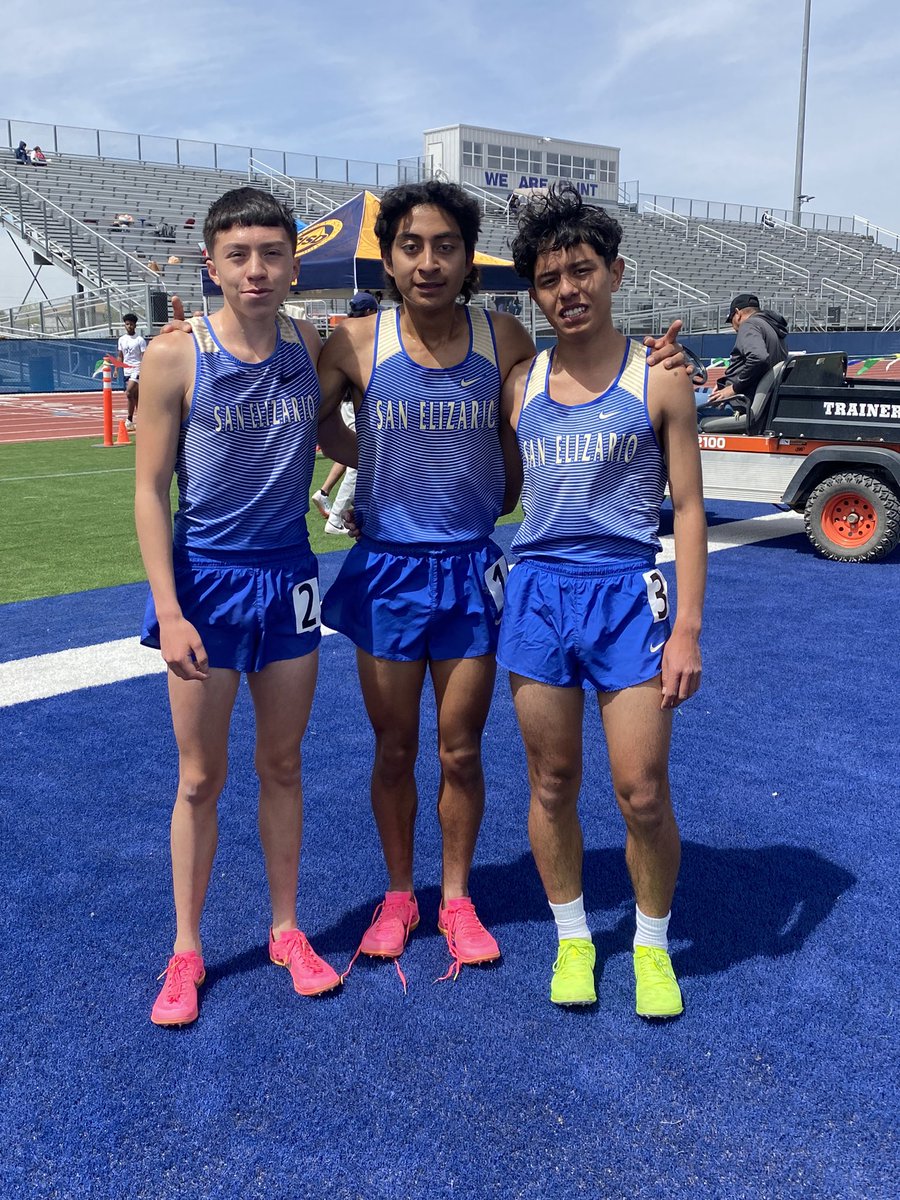 @Julian7_21 🥇 , @gusstavoo_21 🥉 and @angelmaese4 are 3200m UIL Regional Qualifiers.
Julian is the 2023 Area Champion!
#SanEliNation #DaleSanEli #SEHStheBest @SanElizarioISD @Fchavezeptimes
