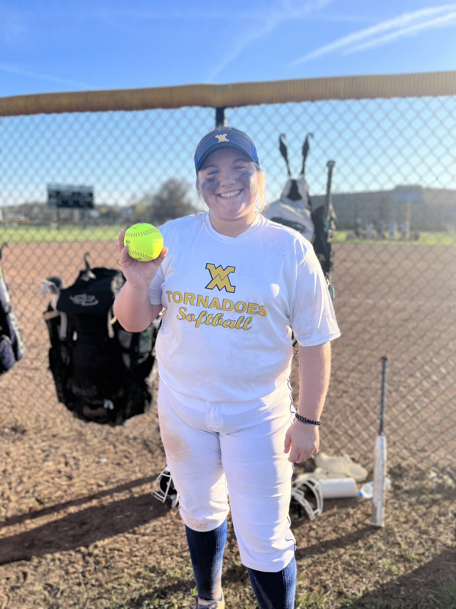 cadence_71's tweet photo. Having a great start to high school season!!! Me and my teammates are 6-3  through the first 9 games. I can’t wait to continue to work hard throughout the rest of the season!! @TornadoesWest @UFOilerSoftball @AshlandUSball @OhioBobcatSB @MuskingumUnivSB @NDCsoftball @UMOSoftball https://t.co/xTkilZddWL