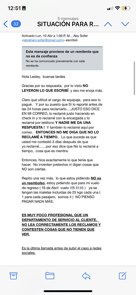 abysofer's tweet photo. @VivaAerobus 
Que decepción!  Era mi favorita pero después del robo que me hicieron, que NO contestan los mails correctamente y que evaden las preguntas, cayeron de mis ojos.
CUIDADO! Te engañan diciendo que sale más barato pagar maleta online, y en el aeropuerto cuesta la mitad. https://t.co/NUhcK5wZNl
