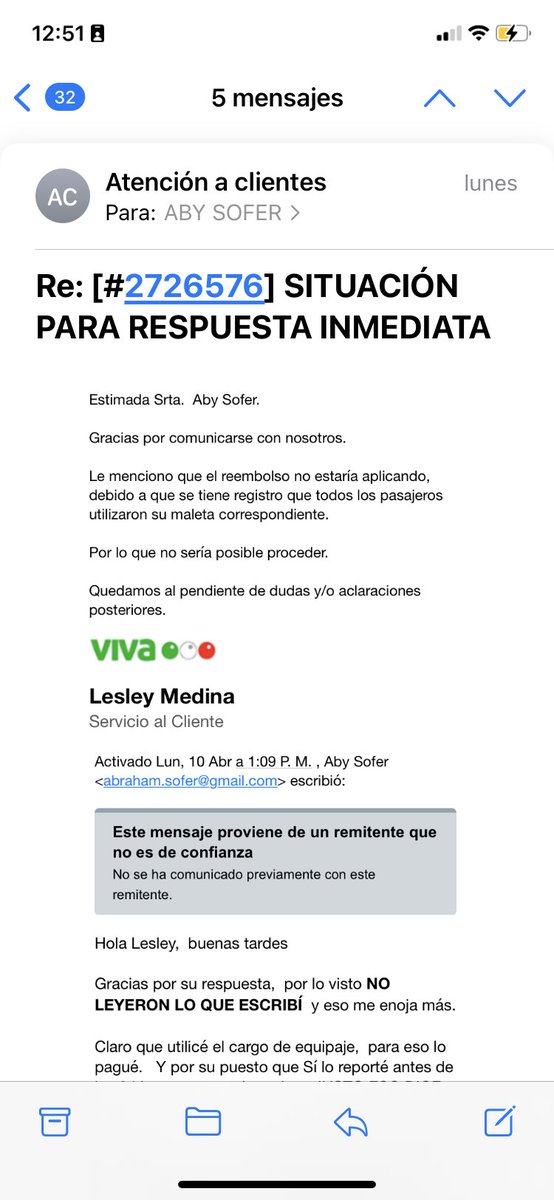 abysofer's tweet photo. @VivaAerobus 
Que decepción!  Era mi favorita pero después del robo que me hicieron, que NO contestan los mails correctamente y que evaden las preguntas, cayeron de mis ojos.
CUIDADO! Te engañan diciendo que sale más barato pagar maleta online, y en el aeropuerto cuesta la mitad. https://t.co/NUhcK5wZNl