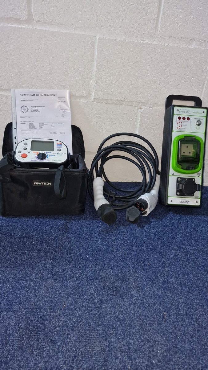 electrician_247's tweet photo. Made my night after a tough week working away. Coming back to this awesome donation of test gear from the legend @adielecsol
I said it on the podcast with @SulisElectrical today but sparks on twitter bar the odd couple are immense.
Have a great weekend all β€οΈ
#apprentice121 https://t.co/1yUONpir7Z