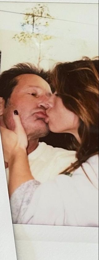 Sandyman_1954's tweet photo. This is how pathetic a 62 year old looks with a 29.year old who is desperate to get attention 
#DavidDuchovny 
#MoniqiePendleberry
This is all over social media because even though her acct is "private" she has 1958 close friends and family😂 pathetic https://t.co/0VvSRZ98fX