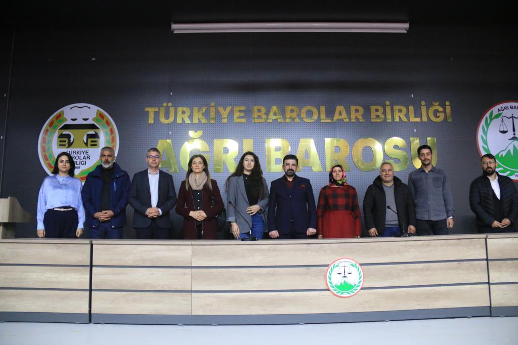yspagri04's tweet photo. Bugün ilimizde bulunan sivil toplum örgütlerini il eşbaşkanlarımız ve millet vekili adaylarımız ile ziyaret ederek seçimlere yönelik önerilerini aldık gösterdikleri ilgi ve alaka dan dolayı kendilerine teşekkür ederiz
@YesillerSol @zelal_ylmz @nejlademir0421 @sakiksirri https://t.co/b9pJBpGEse