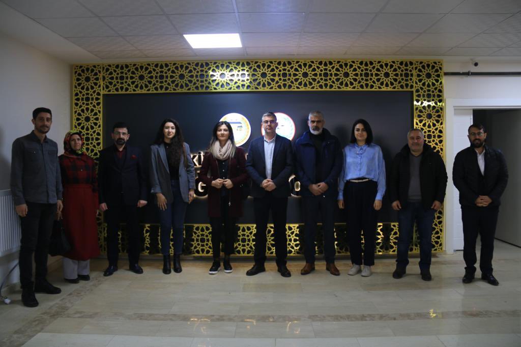 yspagri04's tweet photo. Bugün ilimizde bulunan sivil toplum örgütlerini il eşbaşkanlarımız ve millet vekili adaylarımız ile ziyaret ederek seçimlere yönelik önerilerini aldık gösterdikleri ilgi ve alaka dan dolayı kendilerine teşekkür ederiz
@YesillerSol @zelal_ylmz @nejlademir0421 @sakiksirri https://t.co/b9pJBpGEse