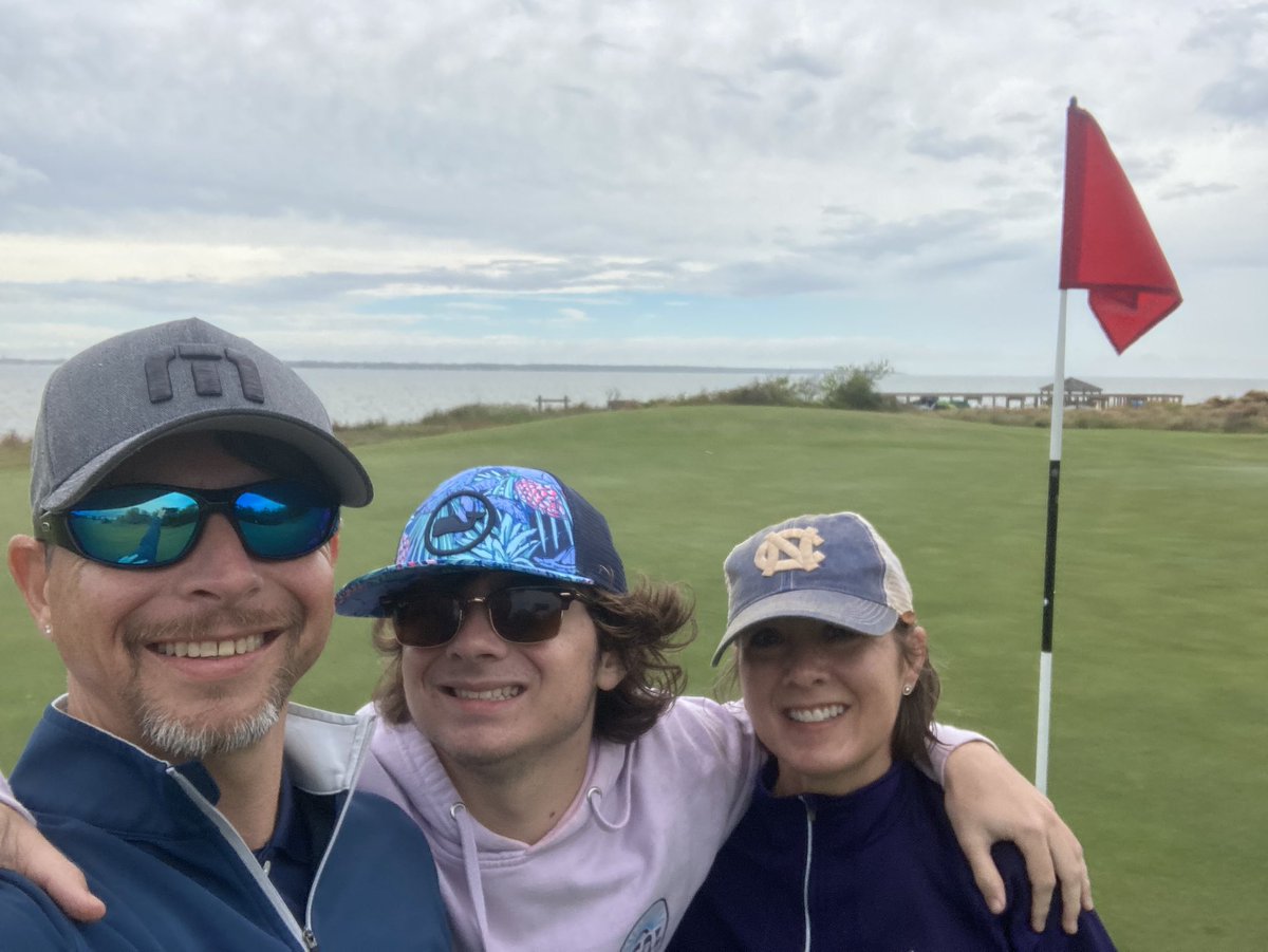 Matt_Littlejohn's tweet photo. We enjoyed our time on @NHGLGolfShop today! ๐โณ๏ธ๐๐ผโโ๏ธ๐๐ปโโ๏ธ#SpringBreakin2023 #OB #NagsHead #BeachGolf #NagsHeadGC #FamilyFunTime #WorkHardPlayHard https://t.co/oaclTkZVDW