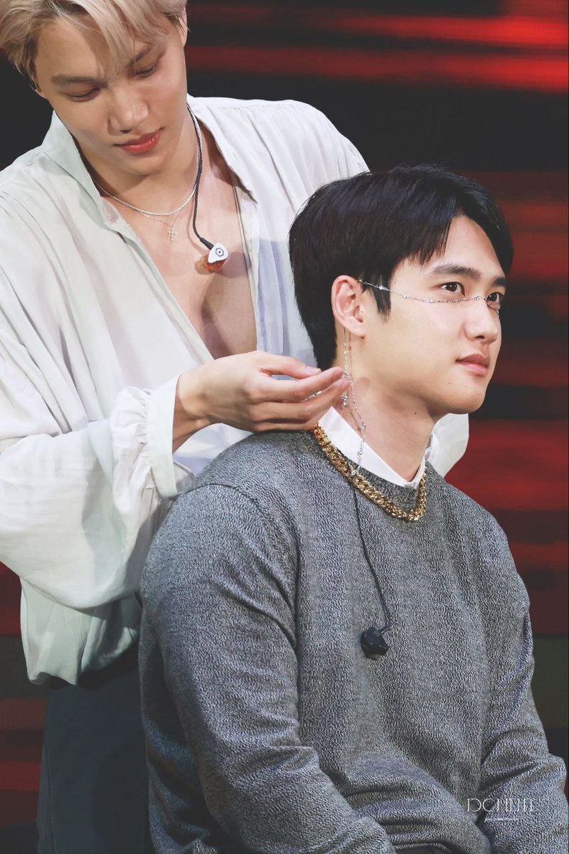 nonametocalll's tweet photo. @real_exol9900 دهنتو ببند😂❤
#kaisoo
#chansoo
#baeksoo
#hunsoo

KAI's Special voice in Rover track is wonderful!
#Rover #KAI #KAI_Rover
@weareoneEXO
https://t.co/yUBRySwcYY https://t.co/SRM65P4toc