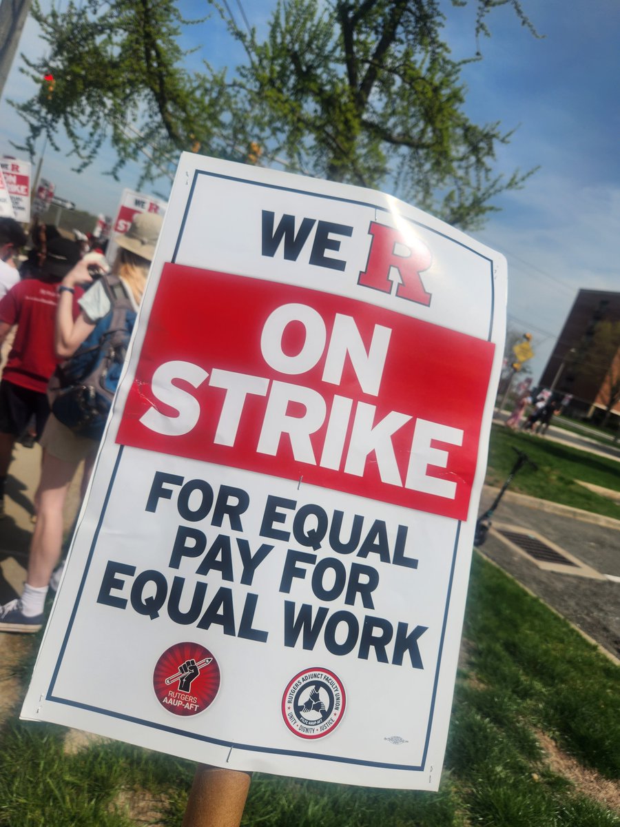 1ksph's tweet photo. Spent an incredible afternoon in solidarity with RU students, faculty, neighbors, parents, United Steel Workers, Princeton faculty, AFT and others. A truly humbling experience. https://t.co/ByimLWy064