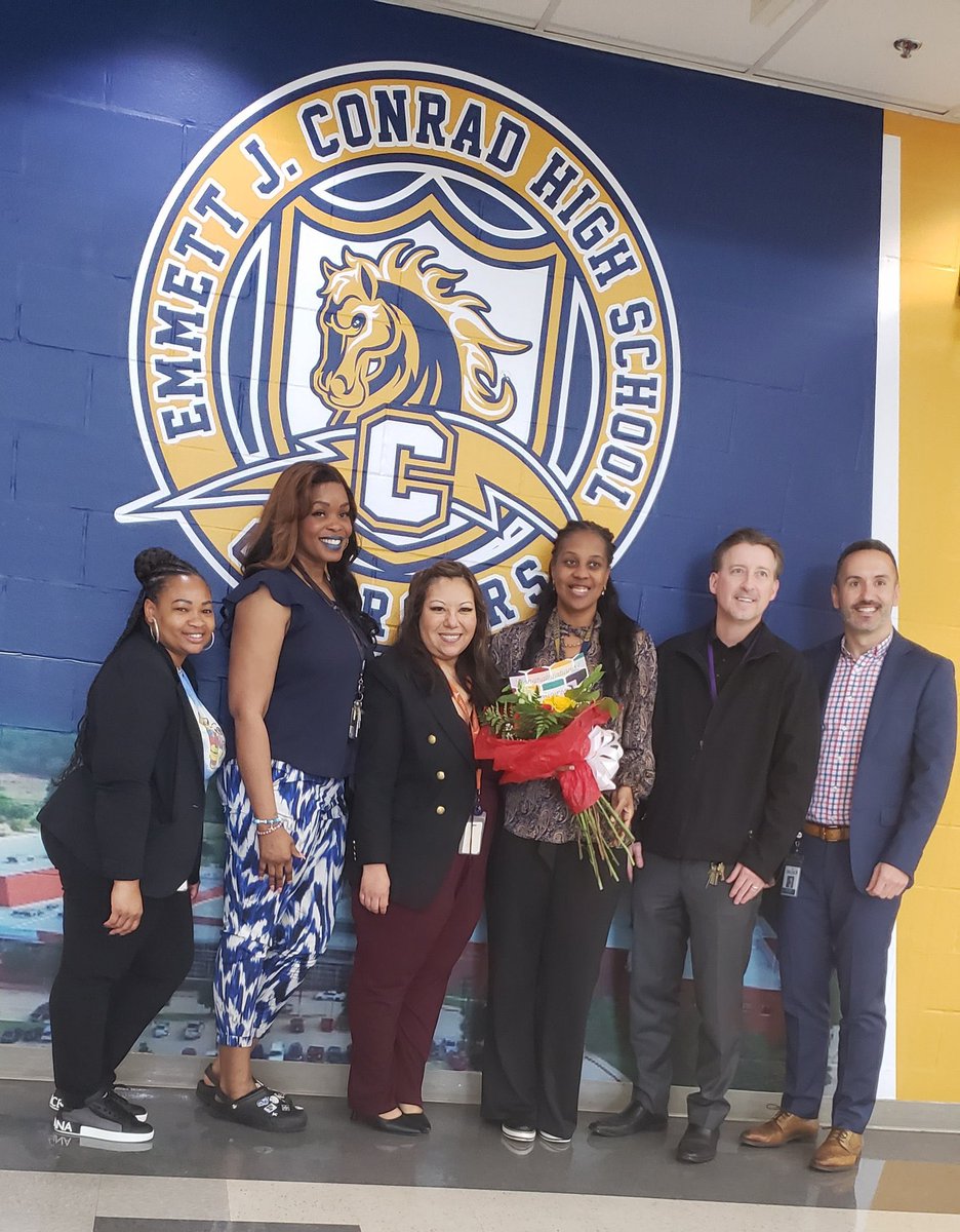 ConradSchools's tweet photo. Vivian Chandler the principal @EmmettJConrad just named FINALIST for Principal of the Year of Secondary Schools! So proud of you @VivFairley ! #DallasISDCelebrates #DallasISDPOY 

@dallasschools @SBarrios_DISD https://t.co/nAh1k6pV0T