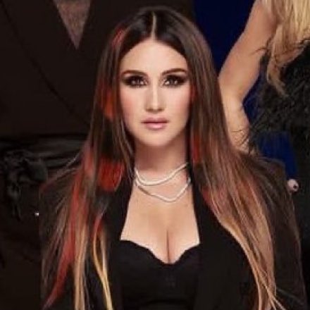 choquei's tweet photo. 🚨AGORA: A cantora Dulce Maria, do RBD, para um comercial da Smirnoff. https://t.co/ZLv3BzF2oJ