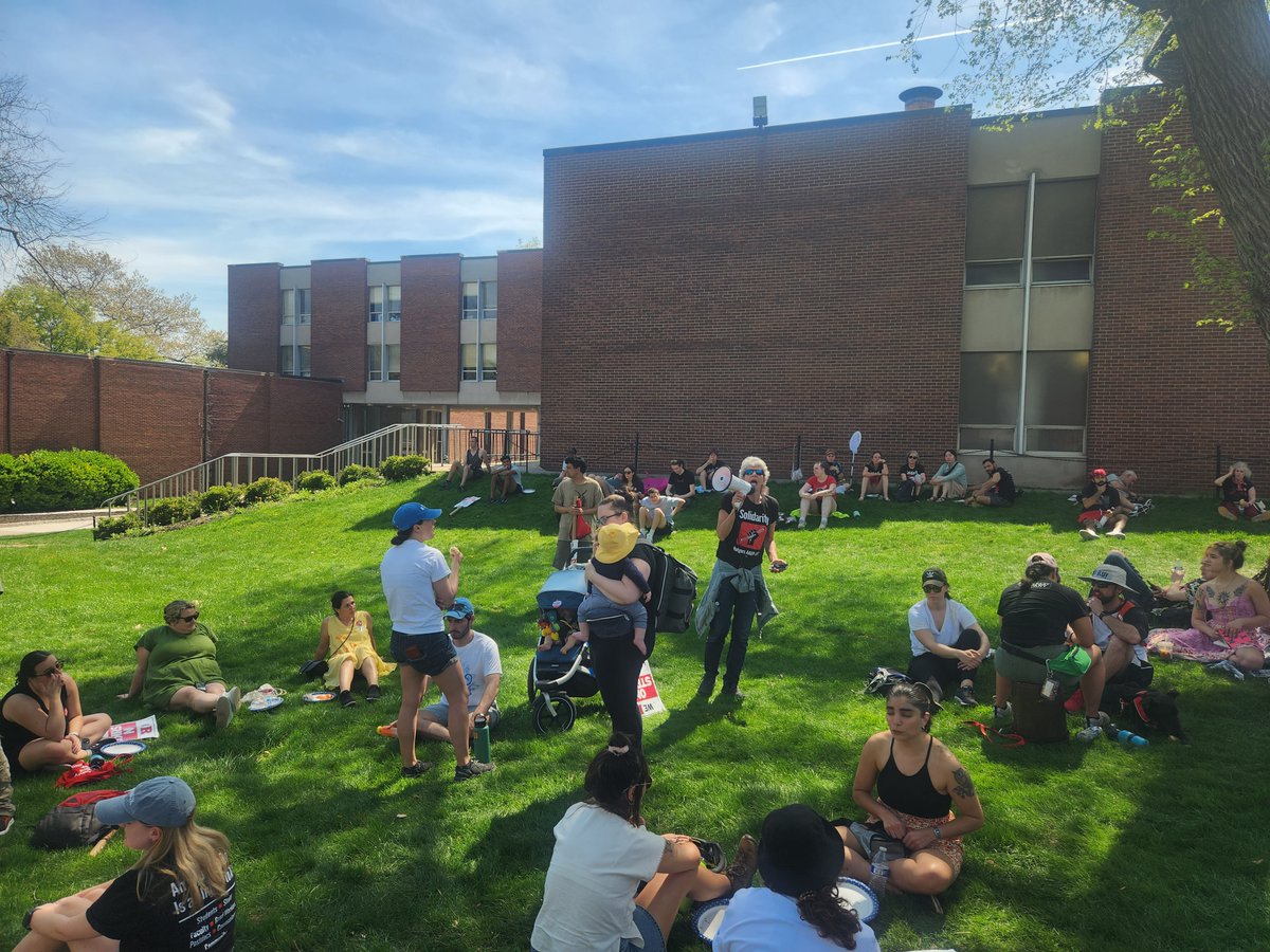 1ksph's tweet photo. Spent an incredible afternoon in solidarity with RU students, faculty, neighbors, parents, United Steel Workers, Princeton faculty, AFT and others. A truly humbling experience. https://t.co/ByimLWy064