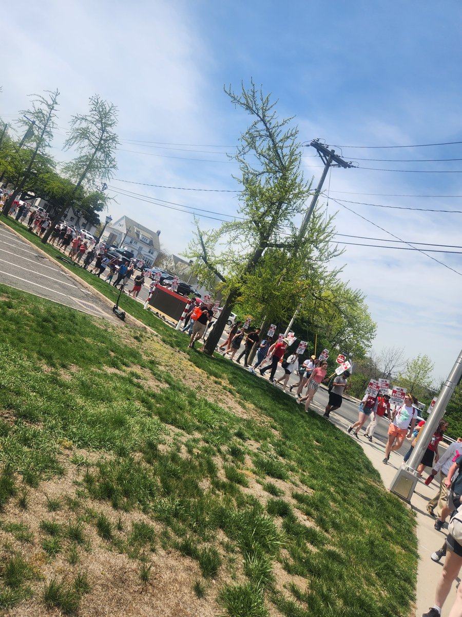 1ksph's tweet photo. Spent an incredible afternoon in solidarity with RU students, faculty, neighbors, parents, United Steel Workers, Princeton faculty, AFT and others. A truly humbling experience. https://t.co/ByimLWy064