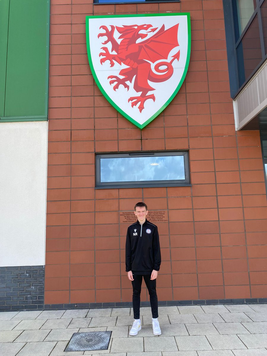 Kato38Roberts's tweet photo. Home after a brilliant couple of days for the boy in Cardiff. Played his heart out, did everything he could and we couldn’t be prouder 💪🏻⚽️ 
@BalaTownAcademy https://t.co/YITYvySimT