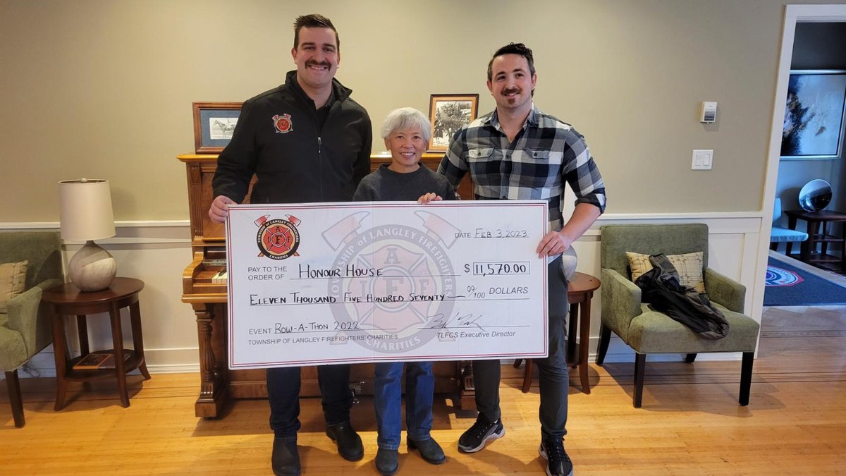 TLFCS's tweet image. A cheque presentation ceremony was held on Feb 3, 2023, donating $11,570 to Honour House in response to the 2022 2nd Annual Rowathon. Special thanks to the Wrayton family for their generous $10,000 donation. #chequepresentation #langleylives
