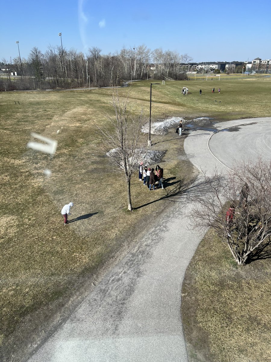 DLutfyOCSB's tweet photo. .@ms_ksousa  took advantage of the beautiful weather with her class and helped @mrs_a_pari’s school wide push  to clean up our school grounds. #BECOMMUNITY https://t.co/iWLwAh9hA3