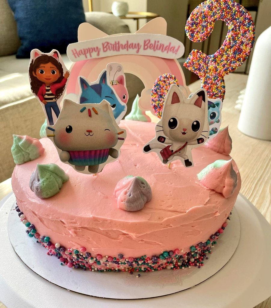 A sweet escape into <a href="/gabbysdollhouse/">Gabby's Dollhouse</a> for Belinda's birthday, courtesy of one talented #sprinklesquad volunteer with @forgoodnesscakesphilly 😺🧁💕🎈

#birthdaywishes #birthdaycake #gabbysdollhouse #fostercare #fosteryouth #becomeafosterparent #DeltaFamilyPA