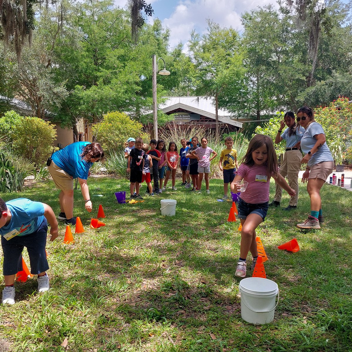 Centralflzoo's tweet photo. Who doesn't wish they could have spent summer camp at the zoo when they were kids? โ๏ธ Give your littles the opportunity for fun and adventure, with programs available for kids 2-17. Learn more: https://t.co/pDXmaL2NAa #ZooCamp https://t.co/Mex0i4VCmH