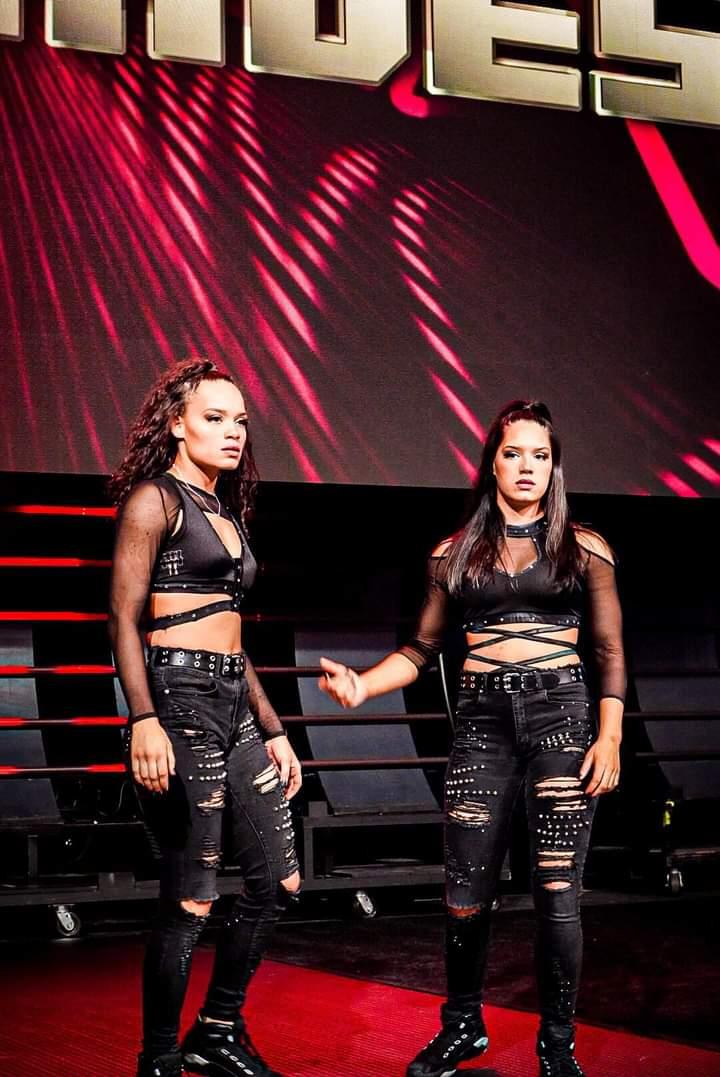 Renegade.Twins tweet media