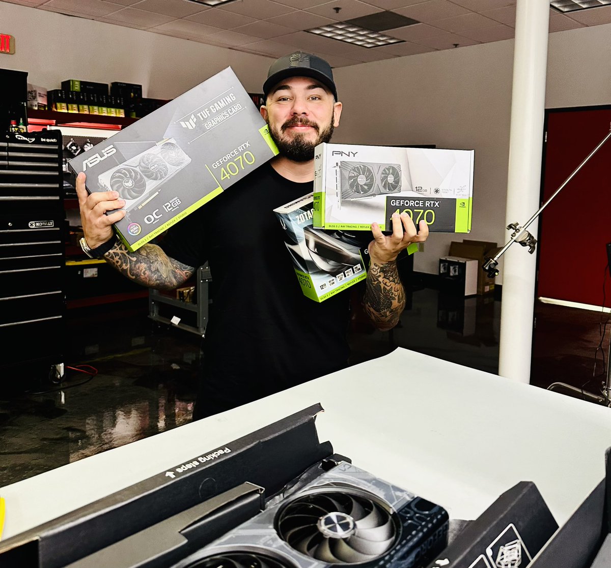 META PCs tweet media