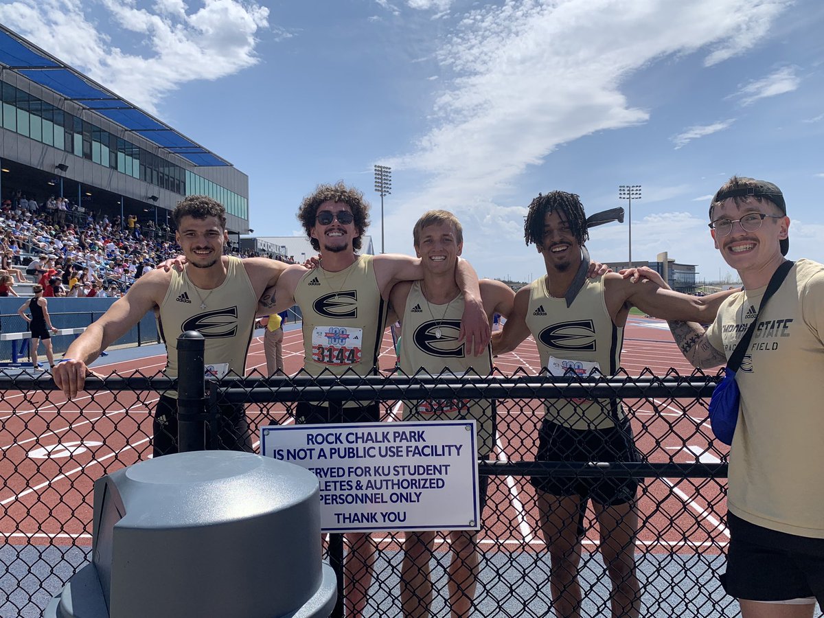 Rosielscott's tweet photo. So proud to see @dloscottt and this crew hurdle today  @KU_Relays @EmporiaStTrack https://t.co/txy0tyIIl2