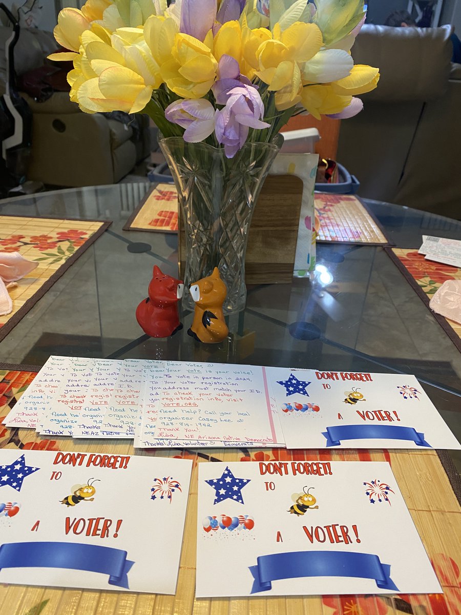 IrishLady229's tweet image. Our org. has no "off" years - the Pres. election is in 2024 but our voters are there every year &amp;amp;building our relationship doesn't take a year off. 
The 1st batch to reach every high-potential Native Democratic voter on Navajo, Hopi &amp;amp; White Mountain Apache lands in #NativeVoteAZ