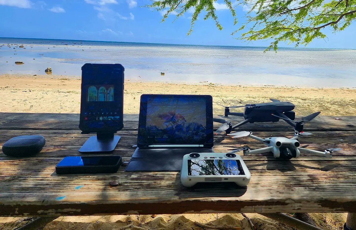 keeonB_thatbeme's tweet photo. Finally back in the office ๐๐ฅ๐ฎ๐๐ด๐ด#beachflow #droneshot #dronephotography #dronelife #mavicpro3 #mavicminipro3 #glidewithme #islandlife https://t.co/vO36WuBmla