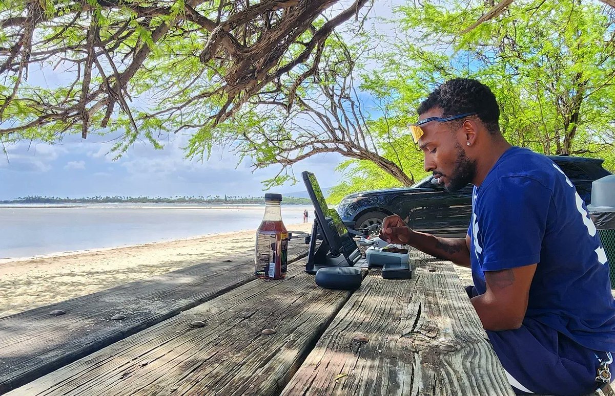keeonB_thatbeme's tweet photo. Finally back in the office ๐๐ฅ๐ฎ๐๐ด๐ด#beachflow #droneshot #dronephotography #dronelife #mavicpro3 #mavicminipro3 #glidewithme #islandlife https://t.co/vO36WuBmla