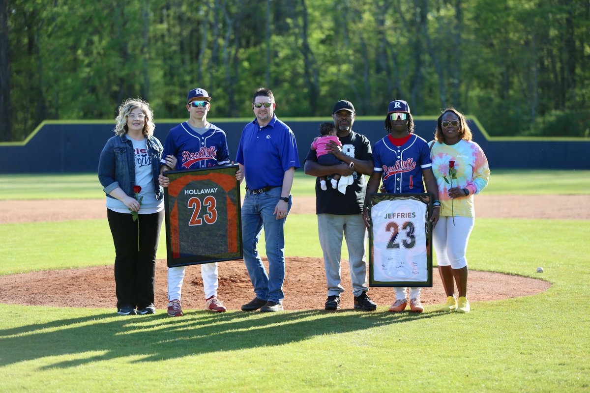 RossvilleAcad's tweet photo. Congratulations, Seniors! We wish our seniors nothing but the best as they continue their journey! ⚾
#RiseoftheWolves #ThisRTown #PackPride #StudentAthletes #RCABasball #DiamondGirls #SeniorNight https://t.co/mrv1BCf07c