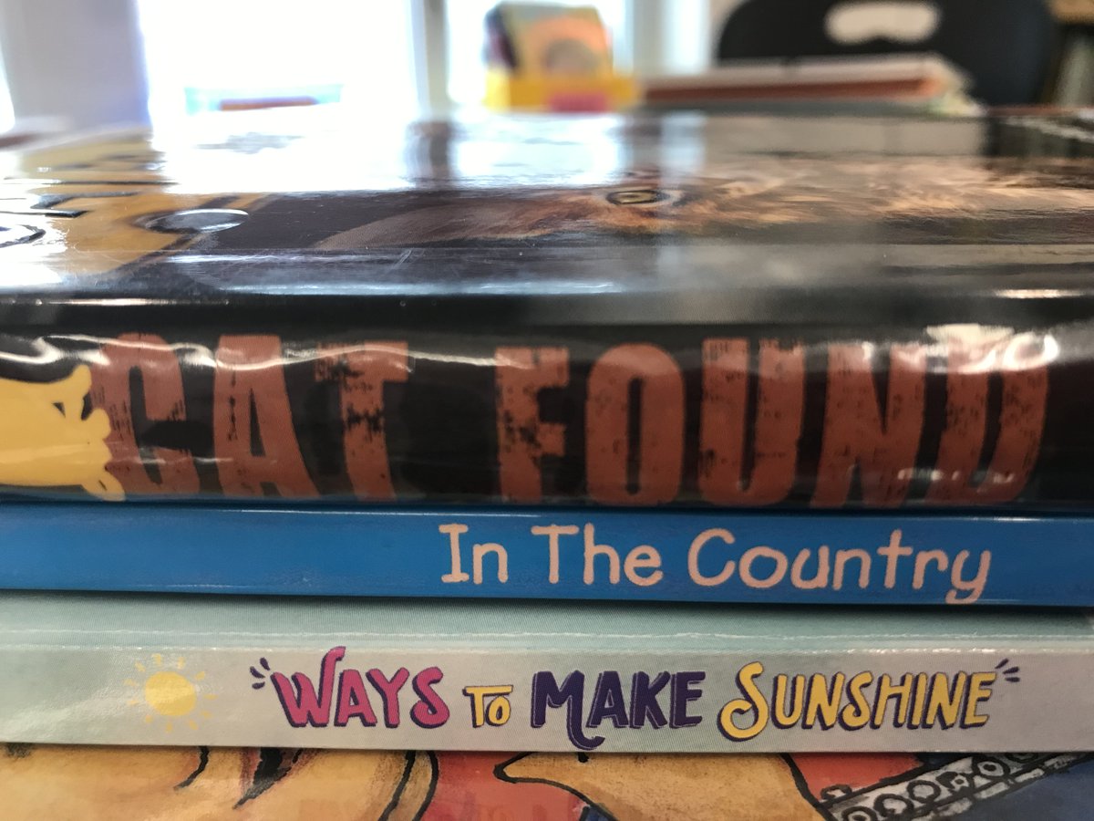 This week the grade 3/4 class made cooperative book spine poetry in the library at Lady Evelyn Alternative School. Check it out!
#ocdsbalternative
@ocdsb
<a href="/OCDSB/">OCDSB</a>Librairies