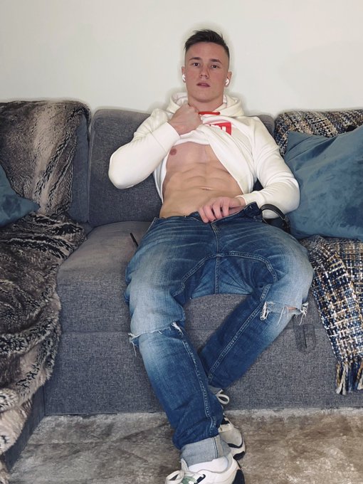 Don’t forget to check out my OF,  having a big discount this weekend???? Happy Friday everyone??? https://t