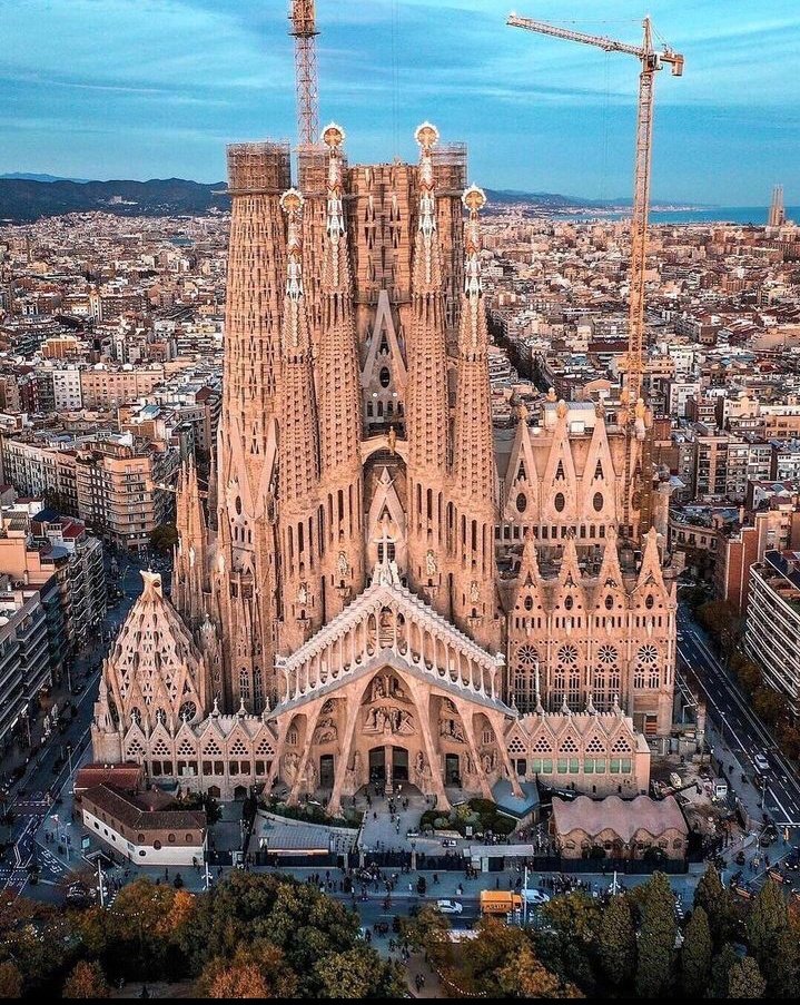 enzasv's tweet photo. Barcelona Spain 🇪🇦 https://t.co/5ZZOJbN4CH
