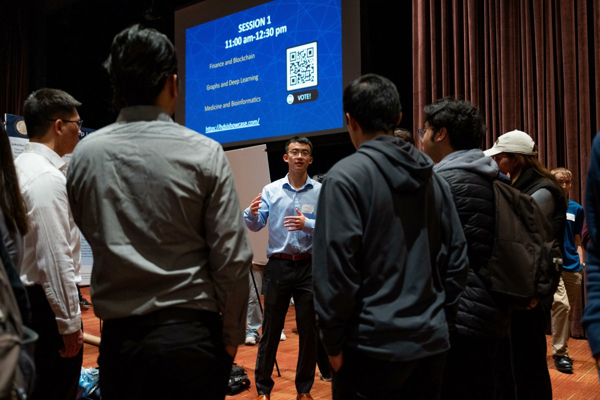 HDSIUCSD's tweet photo. At our first in-person capstone showcase on March 15th, all data science seniors presented their capstone projects they worked on throughout the fall and winter quarters. Check out the work they did at https://t.co/ILw0WWOfUo!

#hdsi #ucsd #datascience https://t.co/PLrFHUIhHp