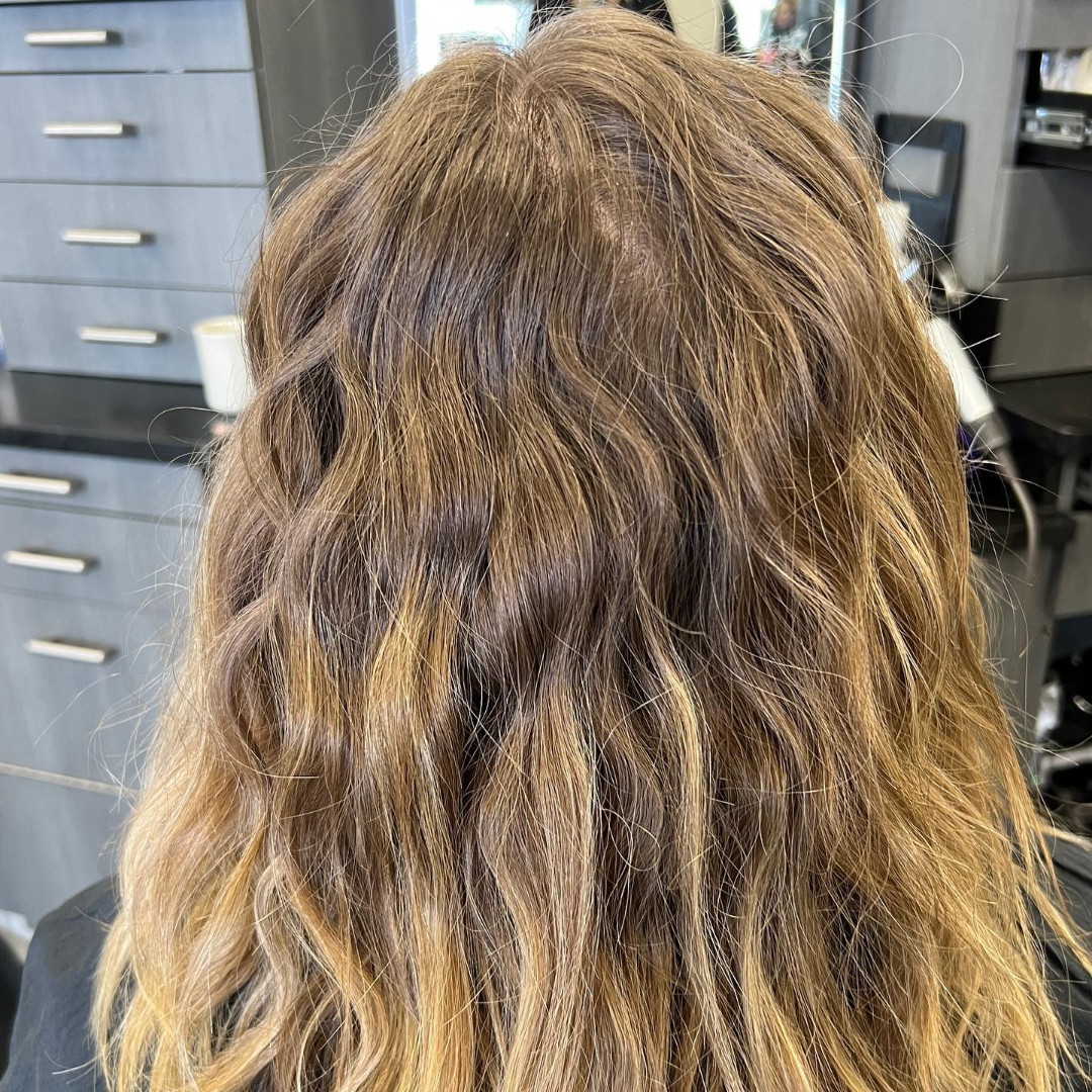 Blonding season is back. Seen here: foilyage highlights! ✨

📷 by Helen D. at #ColesSalonES