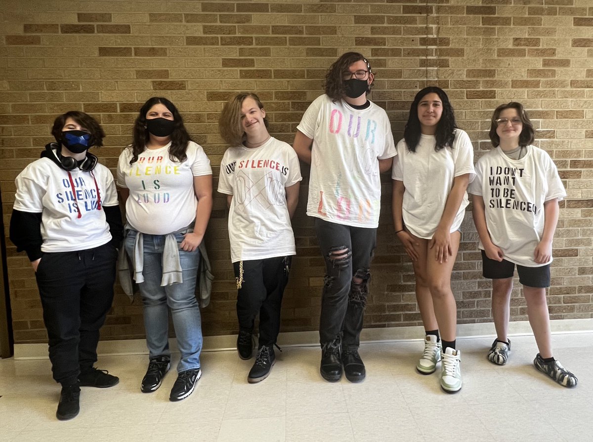 FreyaFusky's tweet photo. So happy to have been part of Waterloo’s national day of silence!
Hosted by @GLSEN @GLSENcentraloh 

Thank you so much to those who participated! And an even bigger thanks to our friends who helped organize this all in just under a week! 

#LGBTQIA #glsen #raiseawareness #queer https://t.co/A2uxBG5Dya