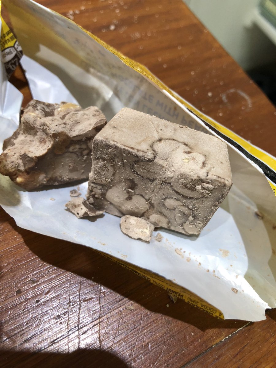 Chocolate cofler block sin vencer y recién abierto 🤢🤮<a href="/arcor/">Arcor</a> Ascoooo