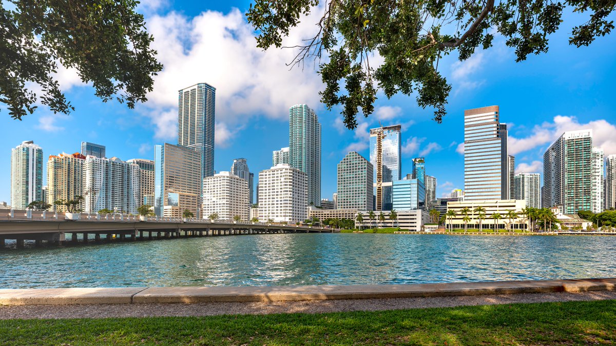 Glyonphoto's tweet image. MIAMI. The distinctive architectural culture of different cities and regions is notable...check out #BrickellKey, the waterfront Financial District in #Miami!  #northamericanphotographers 🇺🇸 🇨🇦
